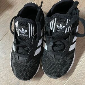 Adidas Kids Classic 3 Stripe Black White Sneakers Lace Up Athletic Shoes 8